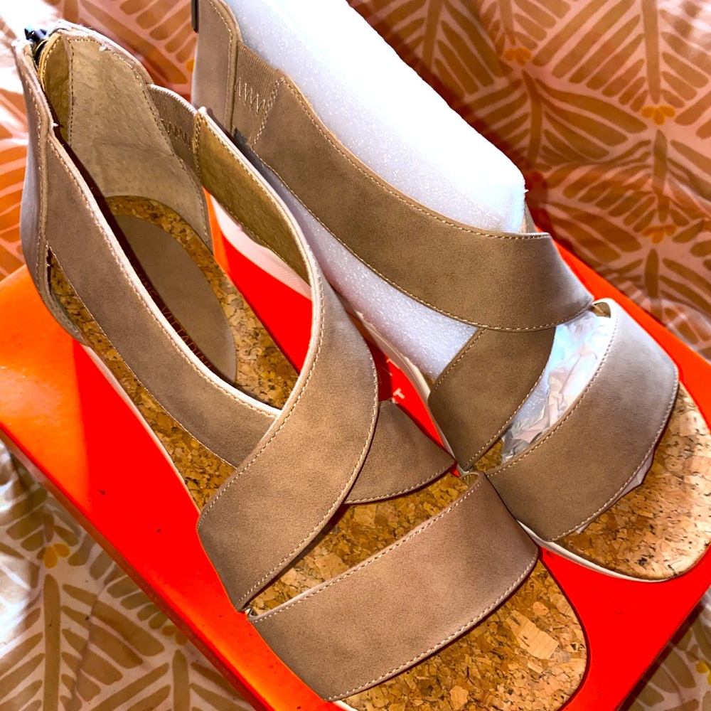 Women’s sandals.